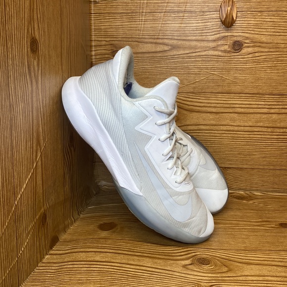 Nike 2020 Precision 4 'White Ice' men US 13 in EUC lots of sole life ๐ฝ๐ฏ๐ฅ๐ฅโค๏ธ - Picture 7 of 11